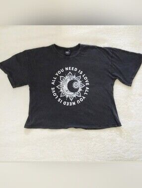 The Riot Queen All You Need Is Love Graphic Cropped Tee XL